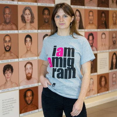 T-shirt: I Am a Migrant (grey) - Migration Museum Shop