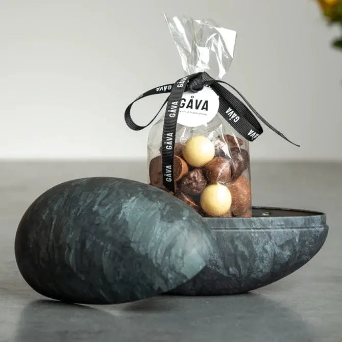 Gåva Äggs - Reusable Swedish Eggs with Chocolates - Sten - Migration Museum Shop